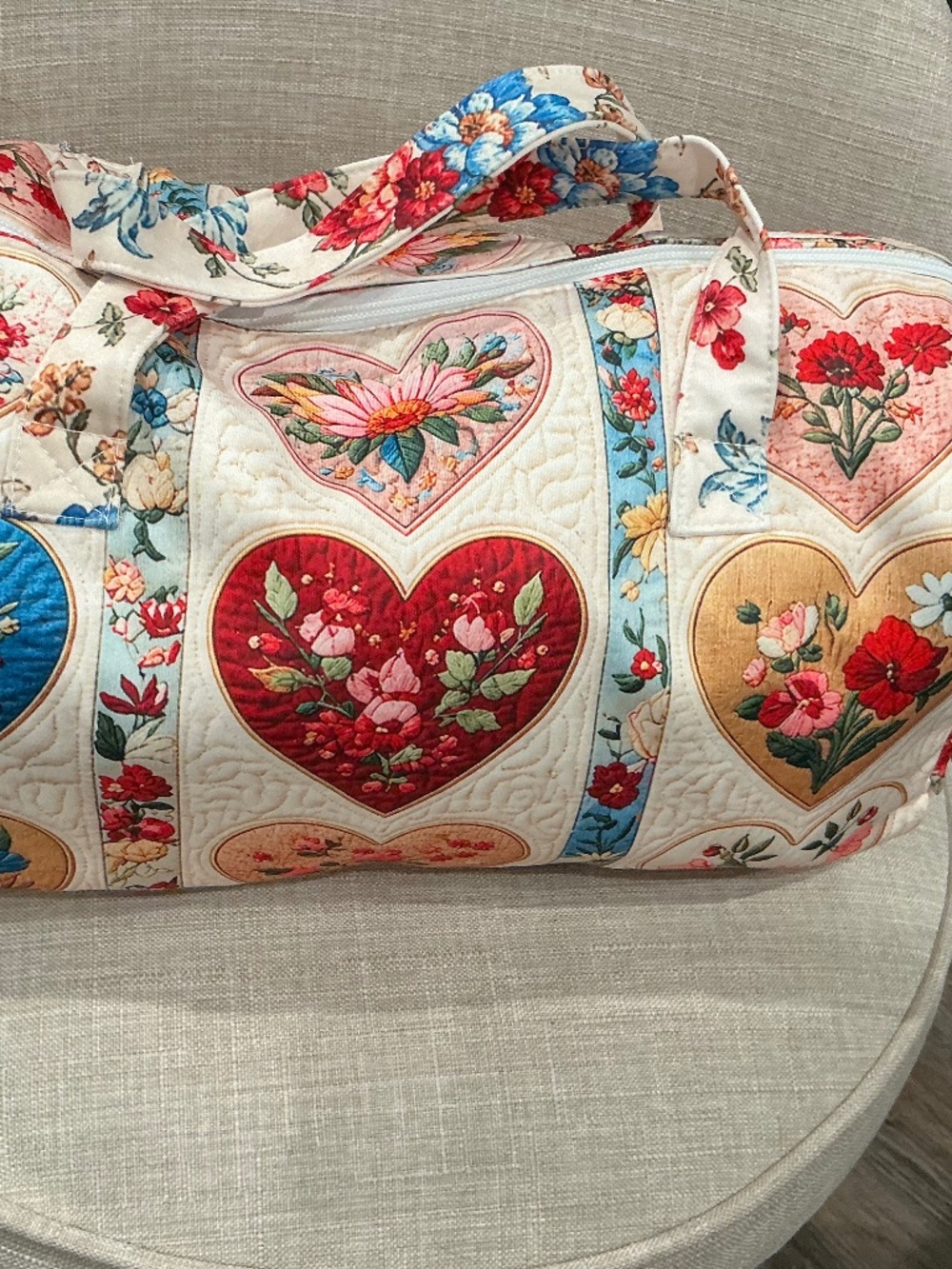 Duffle bag with beautiful hearts design!